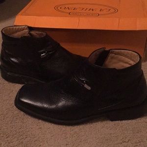 Beautiful black leather Men’s shoe boot.